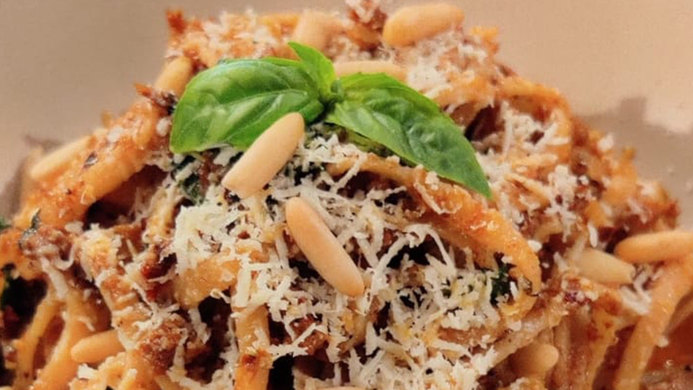 Spaghetti with Sundried Tomato Pesto – The Gourmet Jar